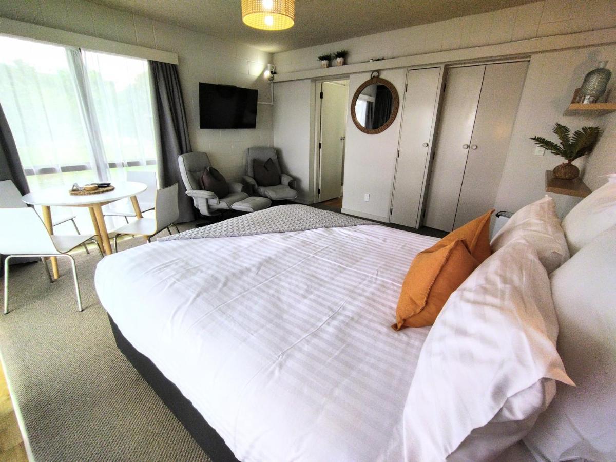 Whispering Sands Beachfront Motel Gisborne Eksteriør billede