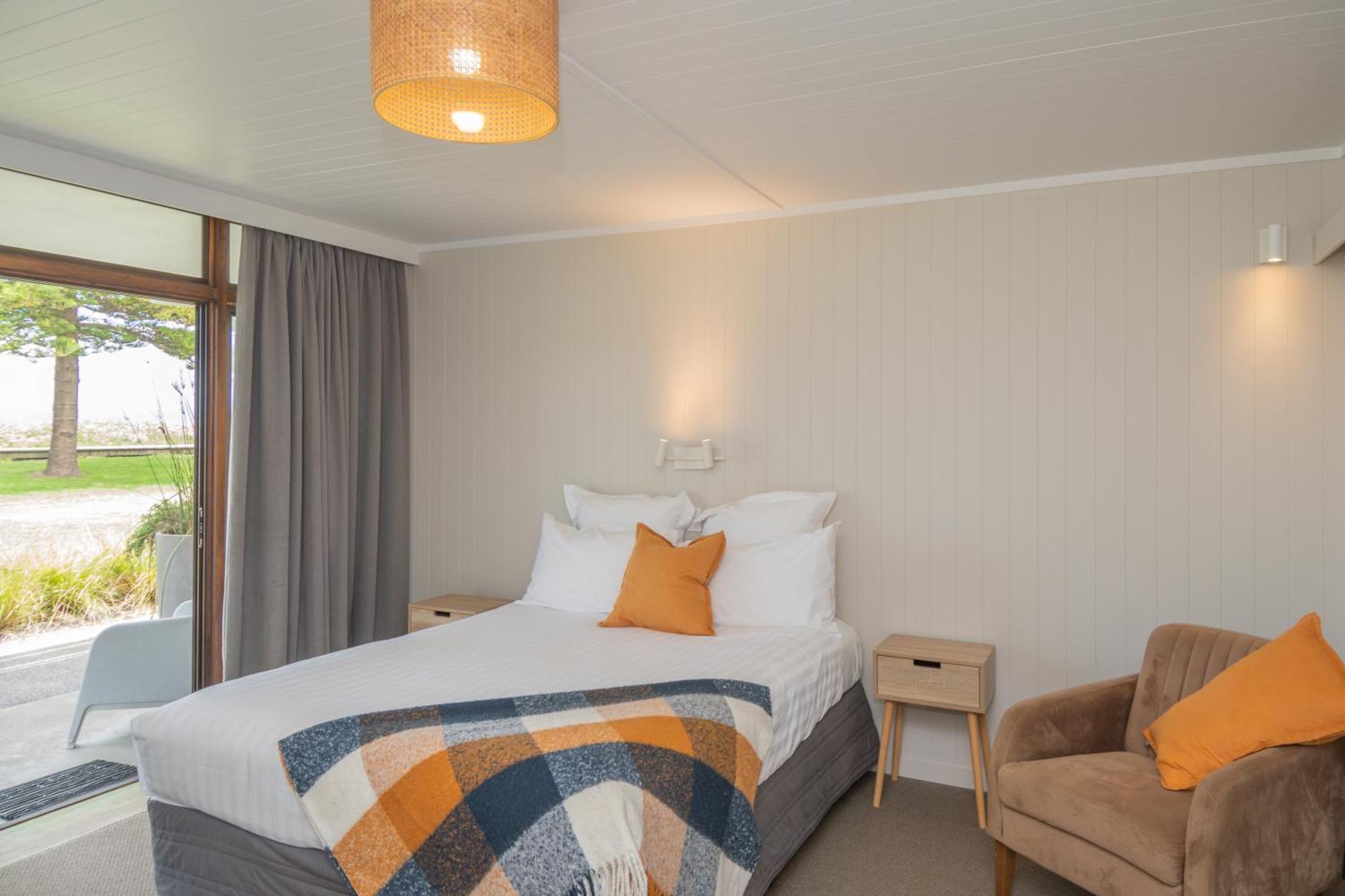 Whispering Sands Beachfront Motel Gisborne Eksteriør billede