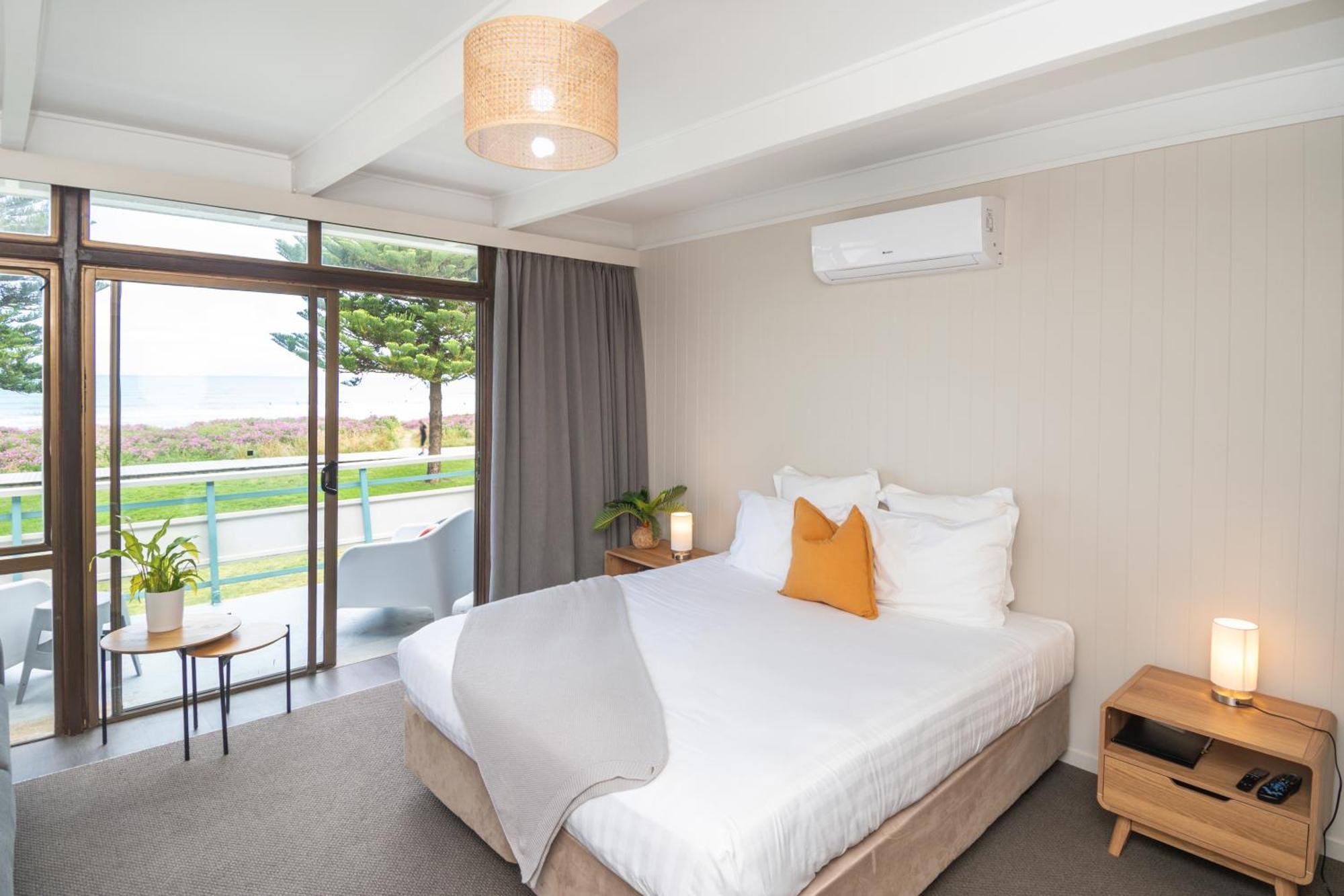 Whispering Sands Beachfront Motel Gisborne Eksteriør billede