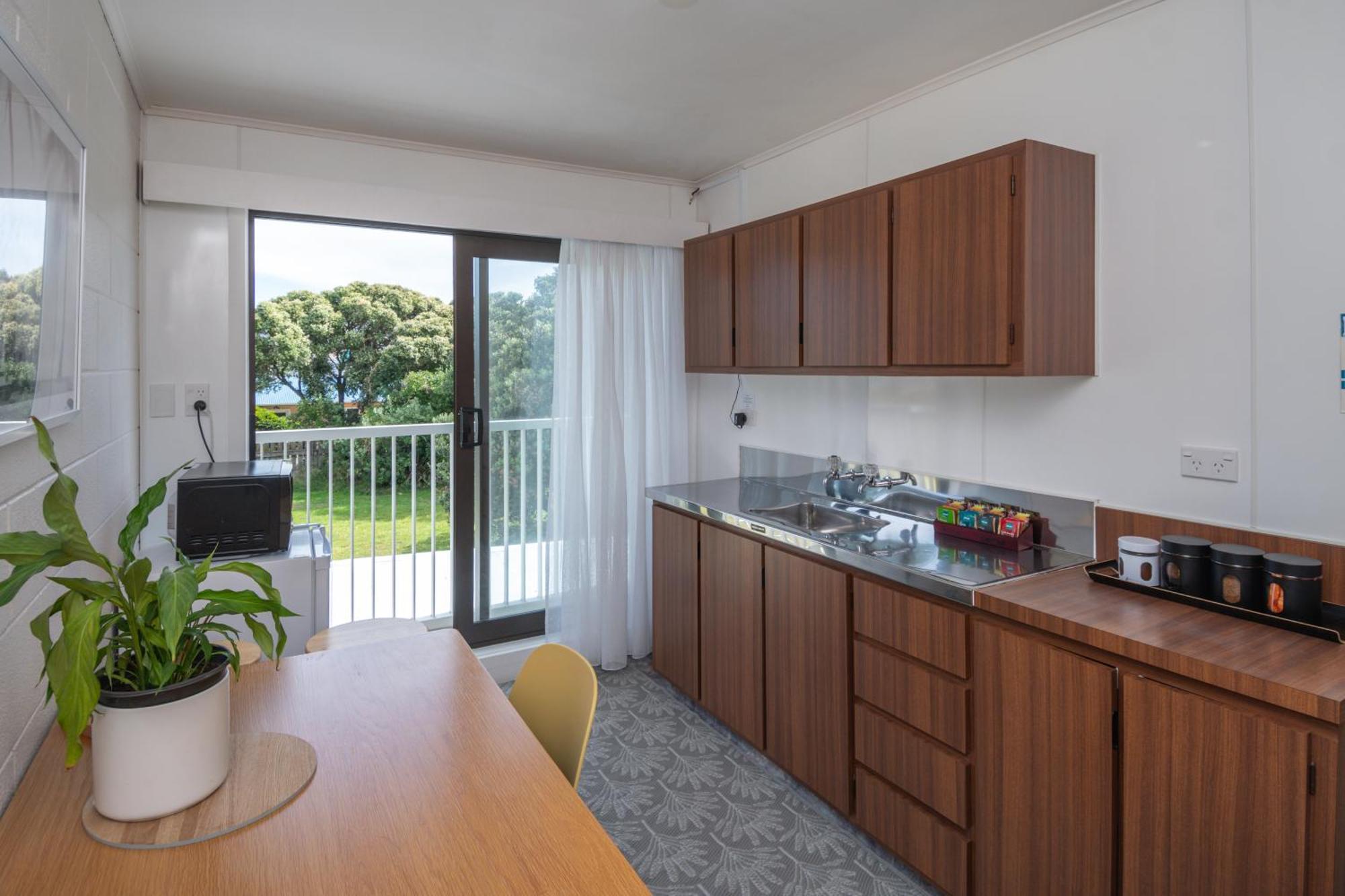 Whispering Sands Beachfront Motel Gisborne Eksteriør billede