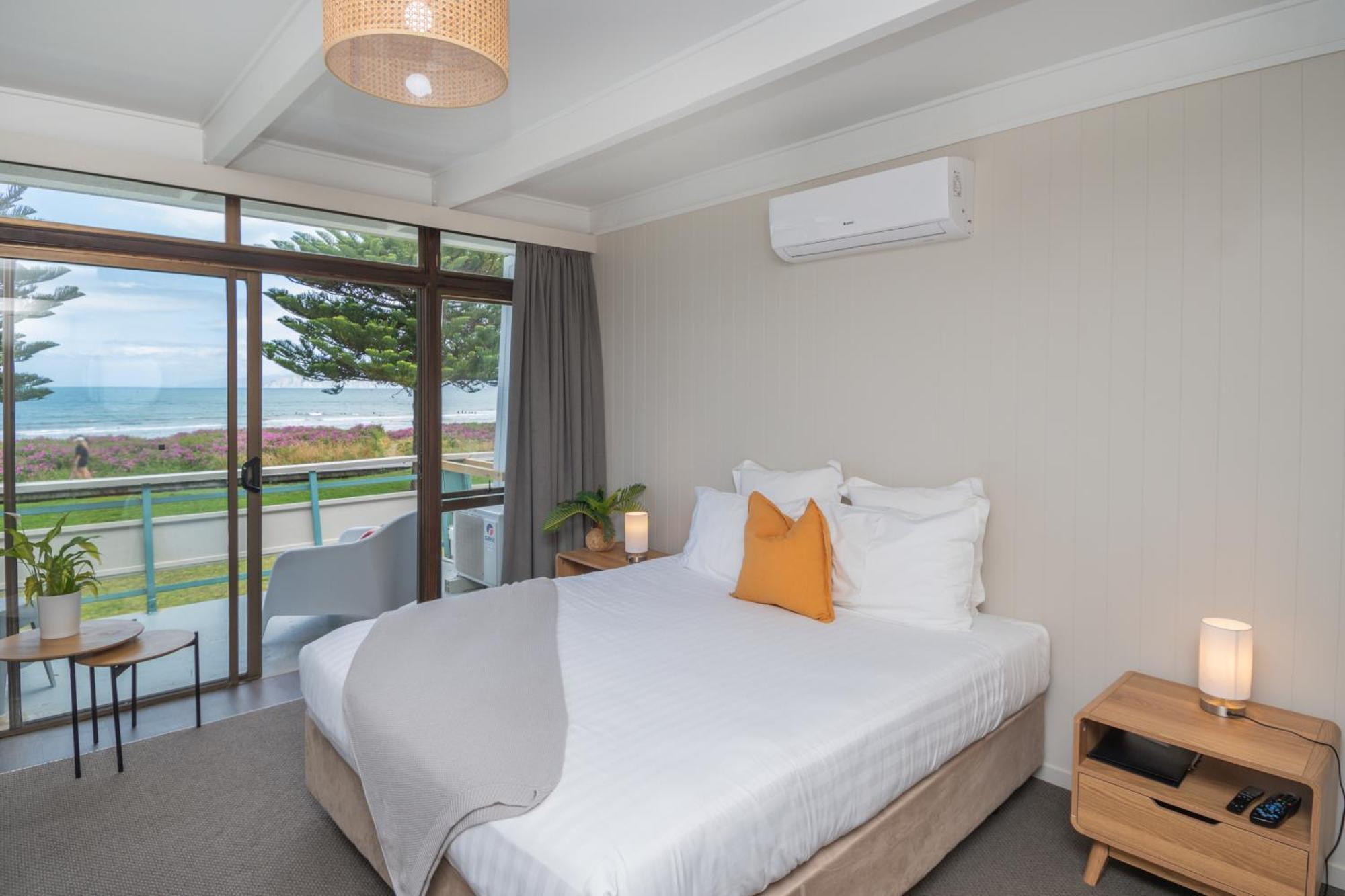 Whispering Sands Beachfront Motel Gisborne Eksteriør billede
