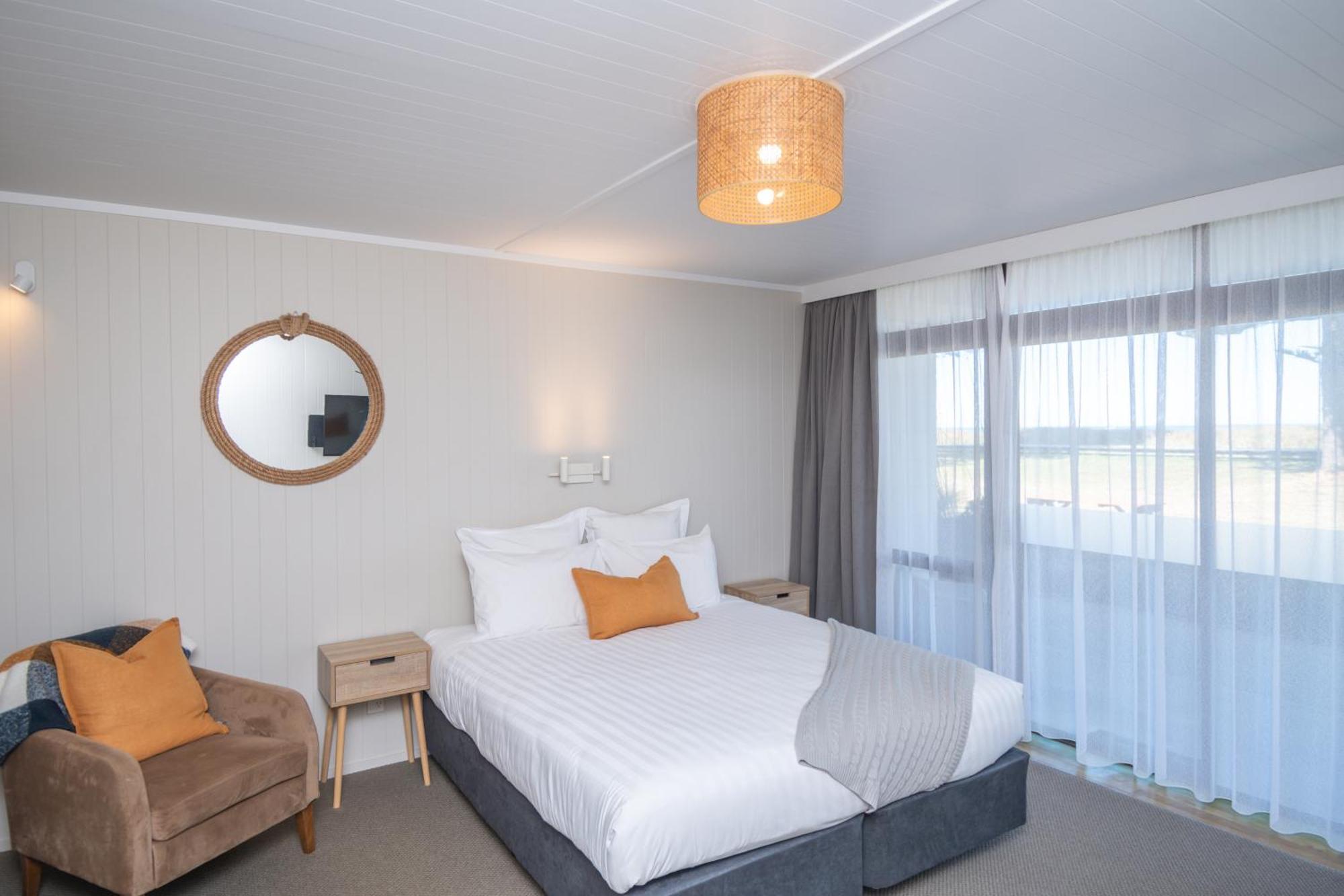 Whispering Sands Beachfront Motel Gisborne Eksteriør billede